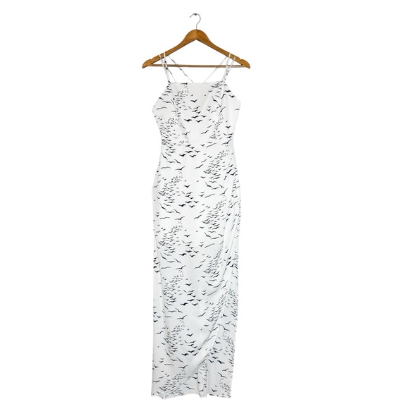 New BCBGeneration White Maxi Dress with Navy Blue Pattern - Picture 1 of 16